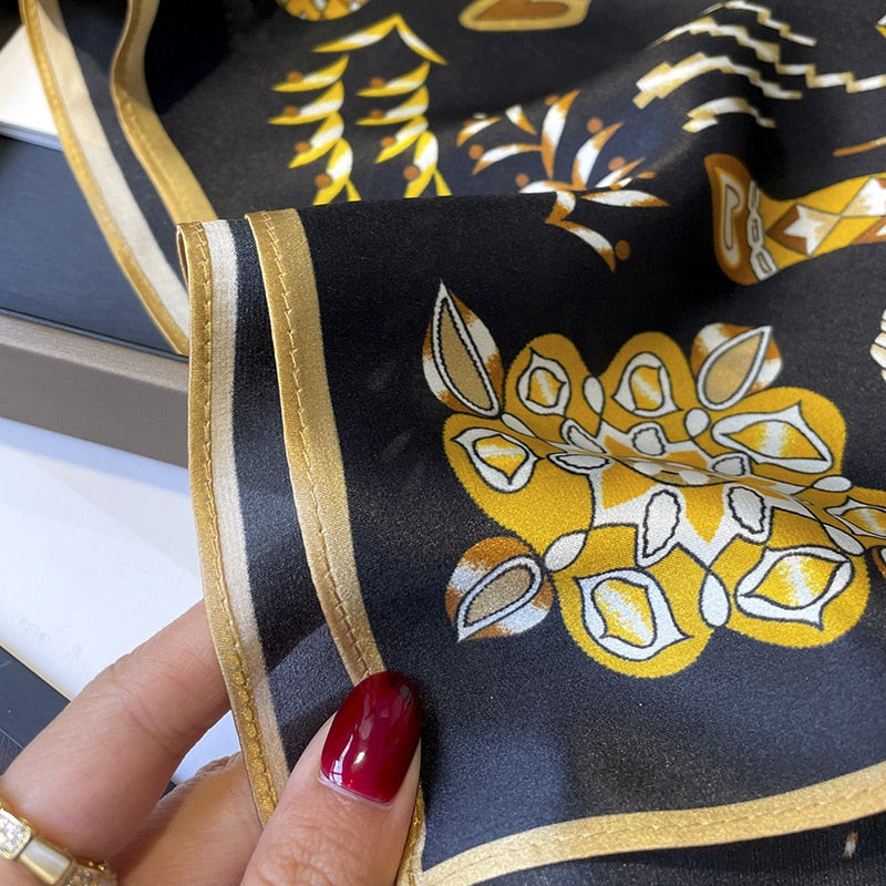 Carré 100% Soie Chic et Raffiné Femme