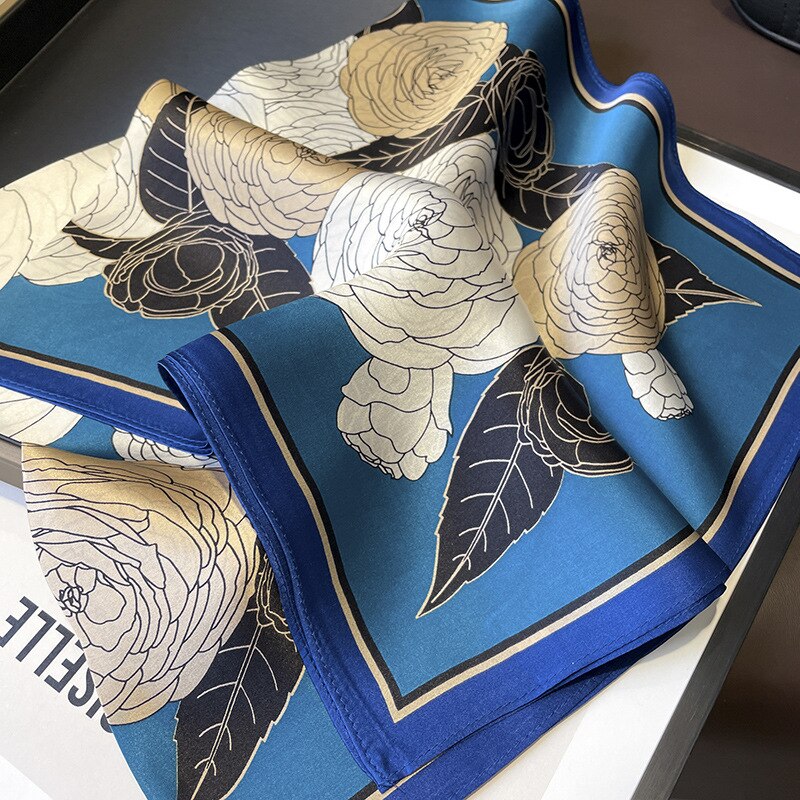 Carré 100% Soie Décoration Fleur Bleu Femme