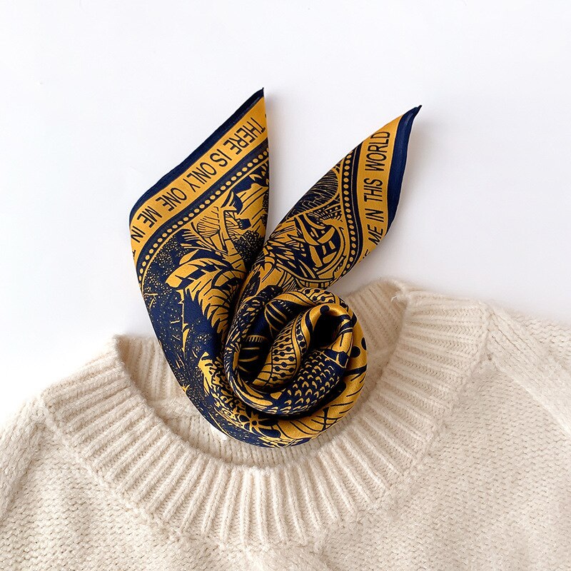 Carré 100% Soie Décoration Fleur Femme | La Parisienne