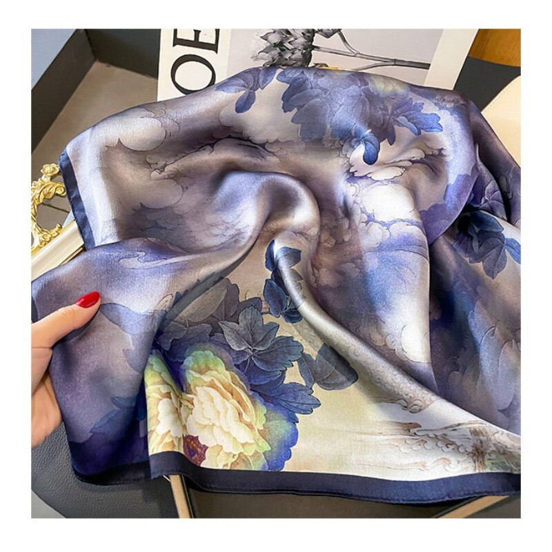 Carré 100% Soie Décoration Fleur Femme