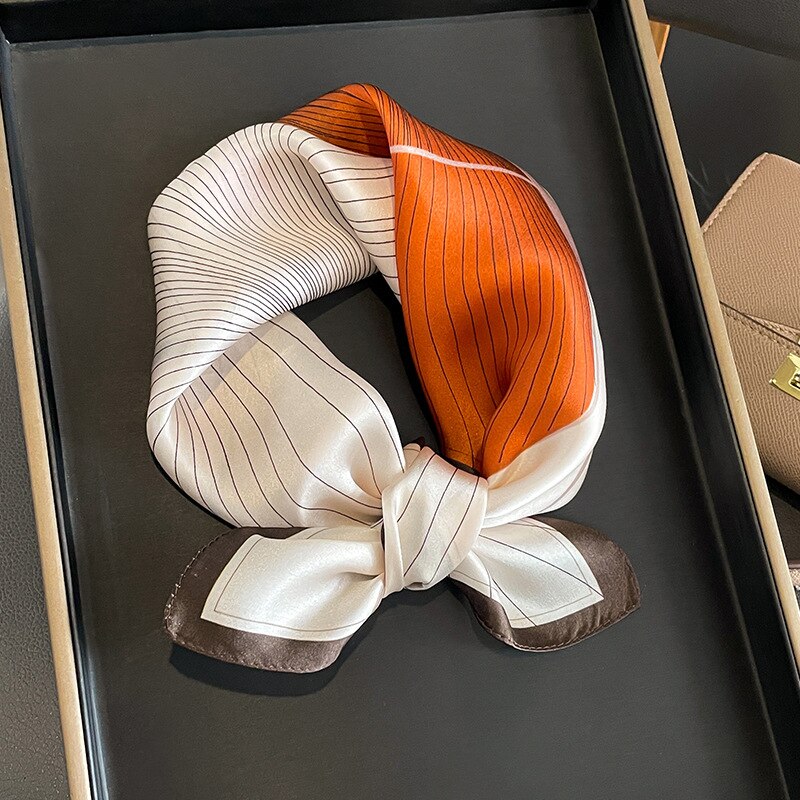 Carré 100% Soie Décoration Moderne Femme