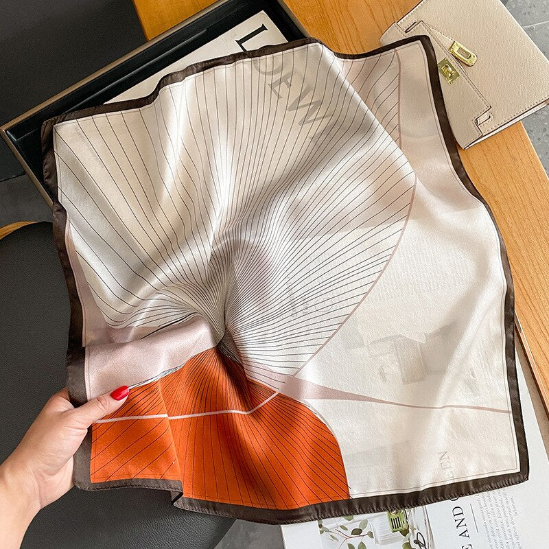 Carré 100% Soie Décoration Moderne Femme