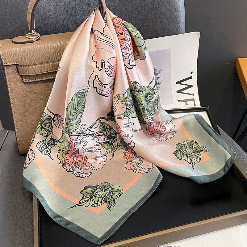 Carré 100% Soie Fleur Rose Femme