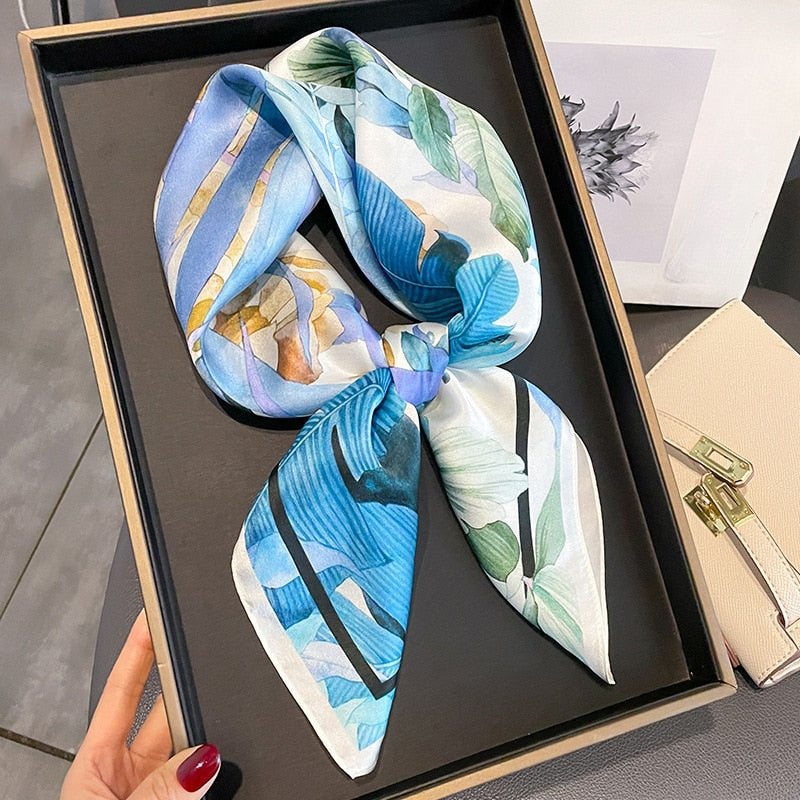 Carré 100% Soie Décoration Fleur Bleu Femme