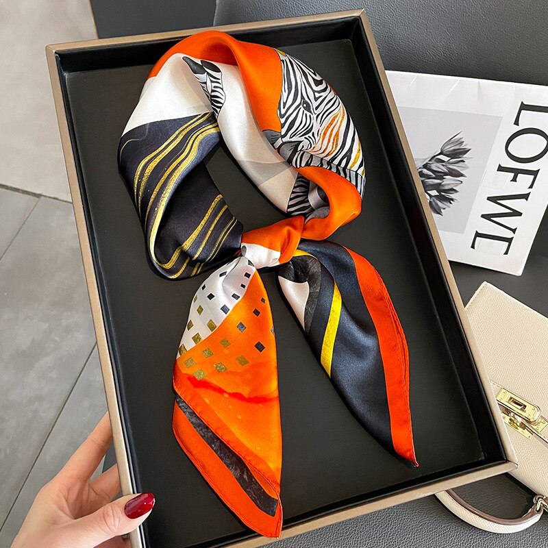 Carré 100% Soie Raffiné Femme