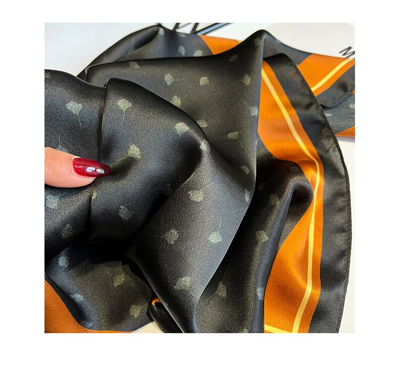 Carré 100% Soie Chic et Raffiné