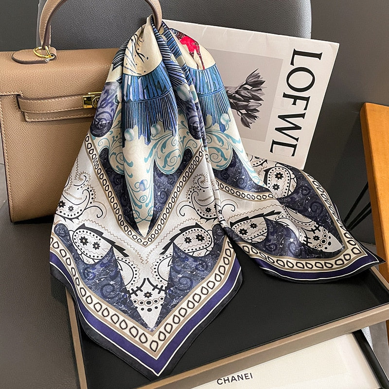 Carré 100% Soie Chic Femme