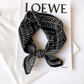 Carré 100% Soie Décoration Moderne Femme