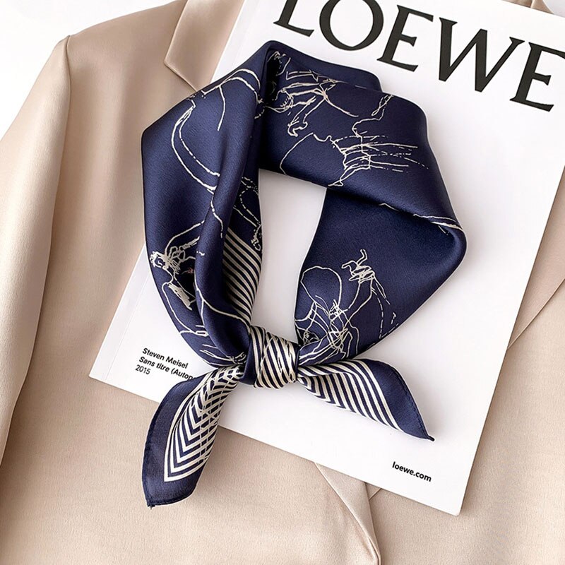 Carré 100% Soie Classique Femme