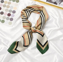 Foulard Carré Sophistiqué Femme