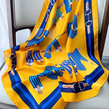 Foulard Carré Original et Sophistiqué Femme