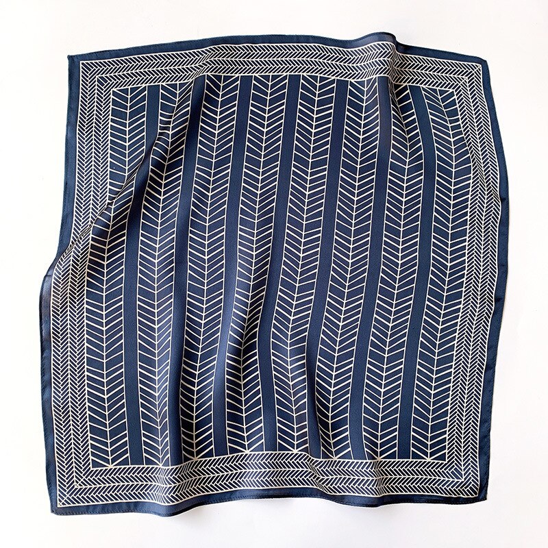 Carré 100% Soie Décoration Moderne Femme