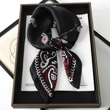 Foulard Carré Élégant