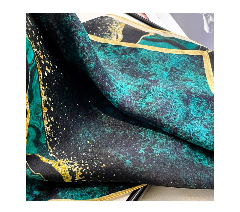 Carré 100% Soie Original et Unique Femme