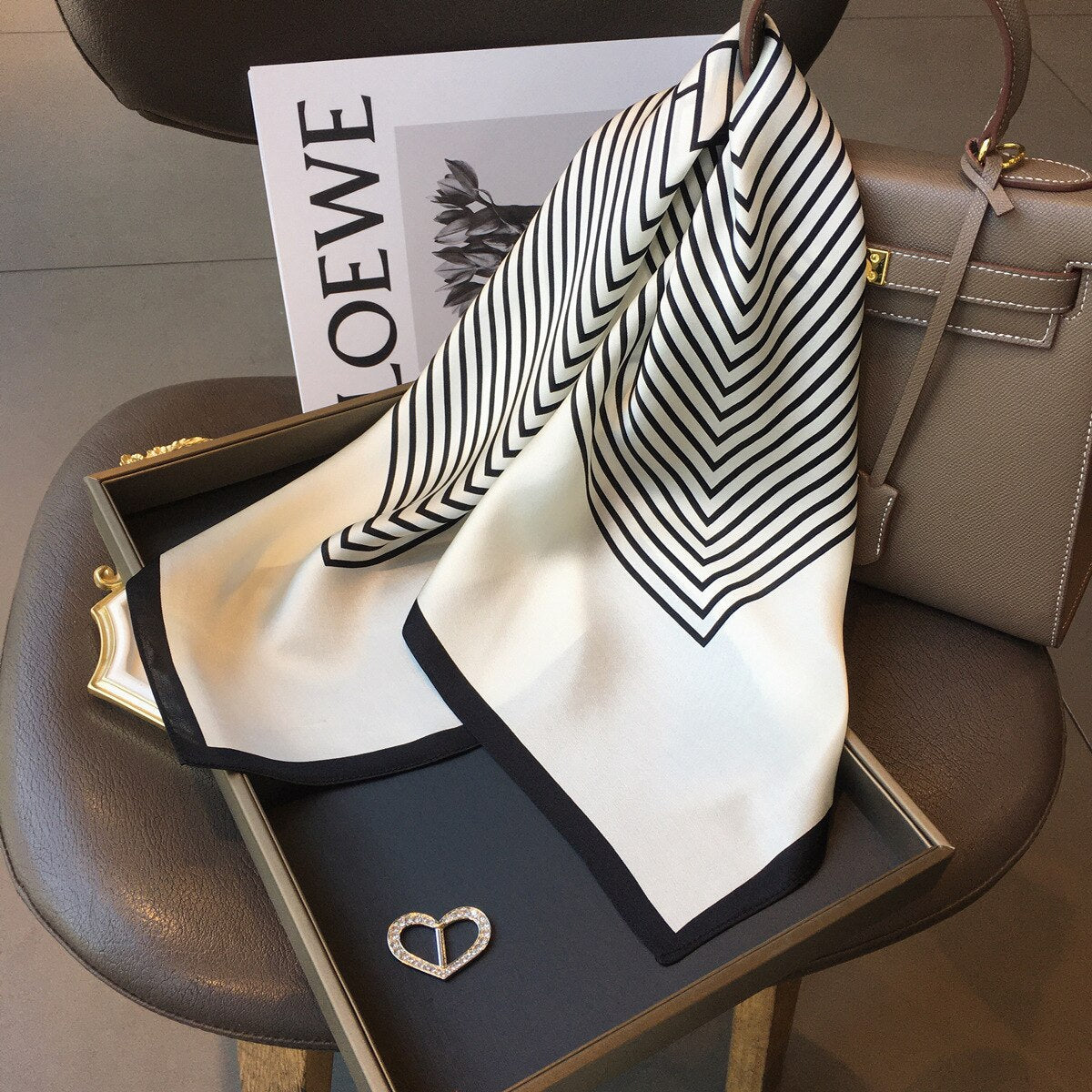 Carré 100% Soie Moderne Femme