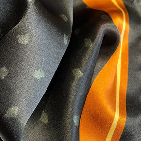 Carré 100% Soie Chic et Raffiné