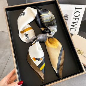 Carré 100% Soie Raffiné Femme