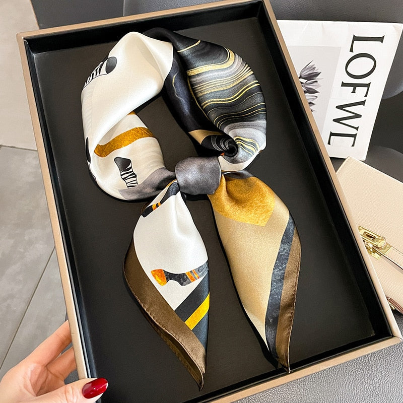 Carré 100% Soie Raffiné Femme