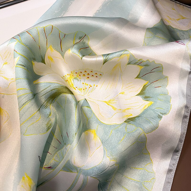 Carré 100% Soie Décoration Fleur Femme