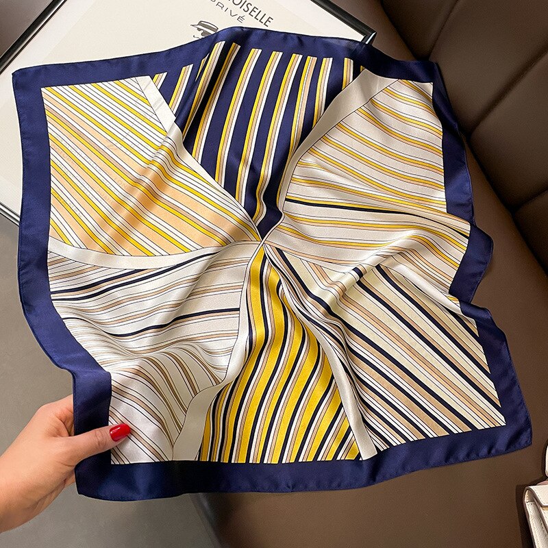 Carré 100% Soie Chic et Moderne Femme