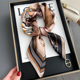 Carré 100% Soie Chic Femme