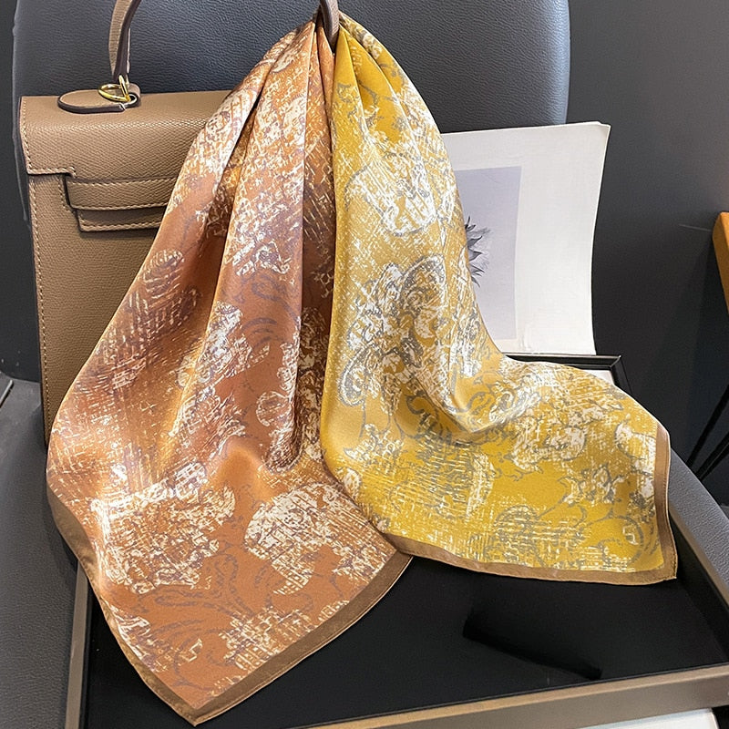 Carré 100% Soie Classique Femme