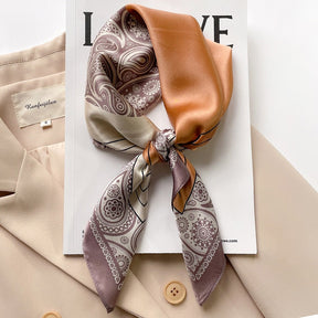 Carré 100% Soie Sophistiqué Femme