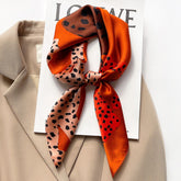 Carré 100% Soie motif Félin Femme